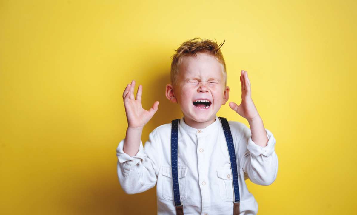 Как реагировать на истерики у детей? Отвечает нейропсихолог.