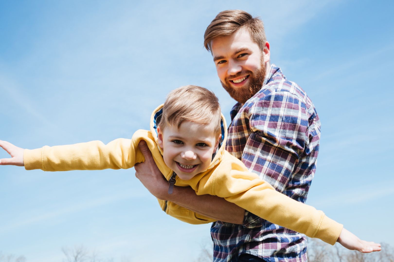 Как выстроить отношения между отчимом и ребенком: 5 советов от детского психолога