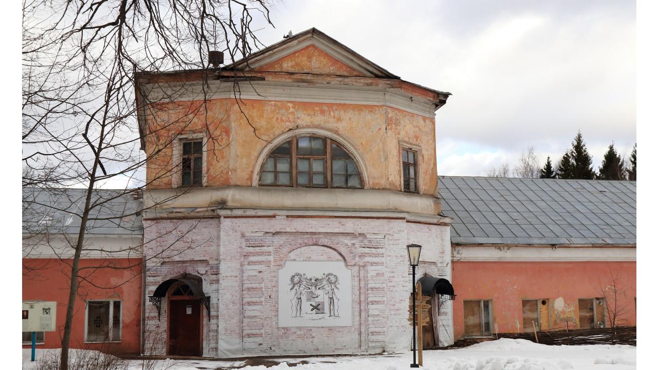 Северное крыло. Театр  Фото: Lyudmila Sh/Shutterstock