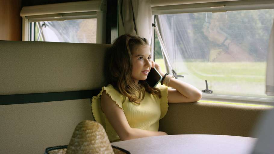 Не одна дома