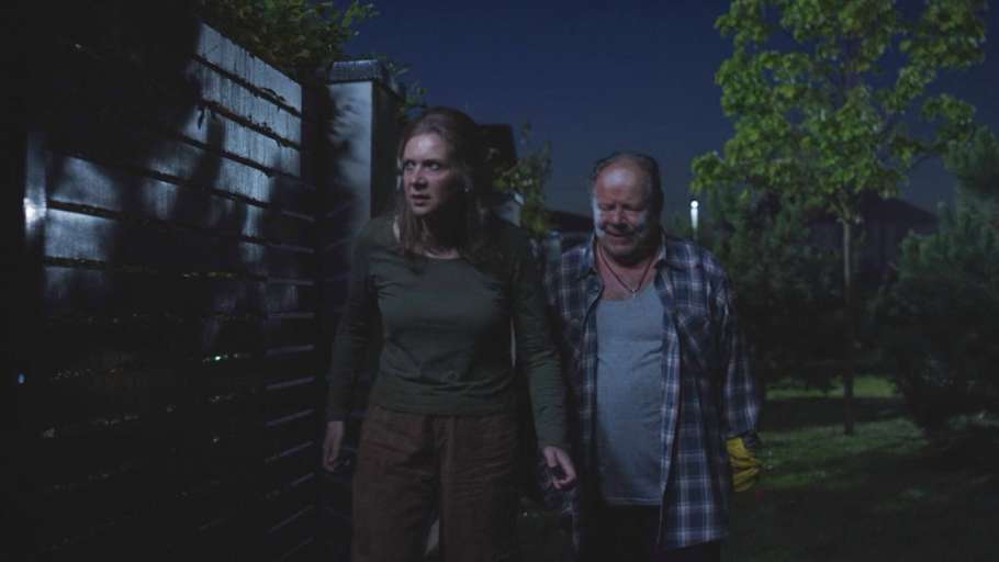 Не одна дома