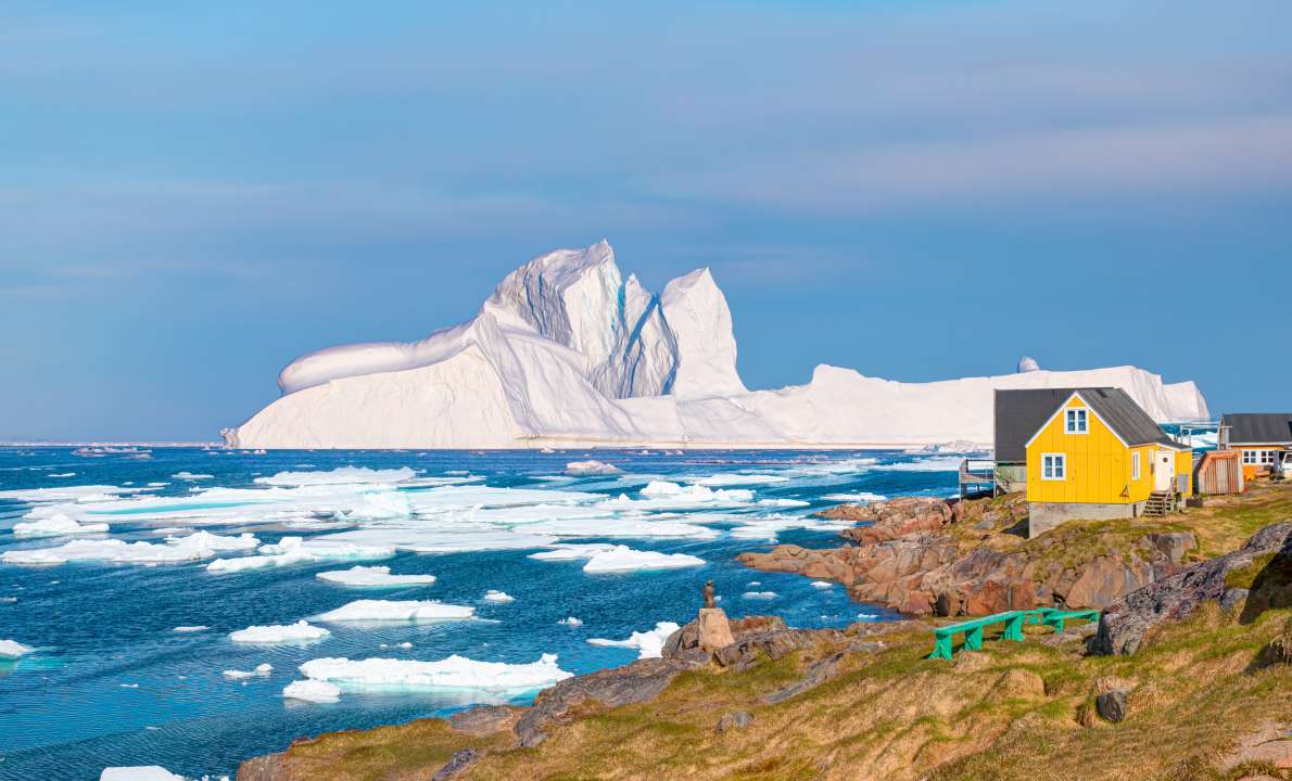 Посёлок Кулусук на острове Гренландия Фото: muratart/Shutterstock