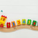 В 4 ребёнок уже способен научиться уверенно считать от 1 до 10. Но ему надо помочь! Фото: Lithiumphoto/Shutterstock